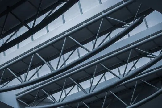 стальная рама — steel frame
