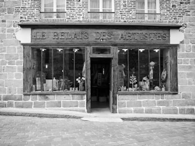 se comporte — behaves