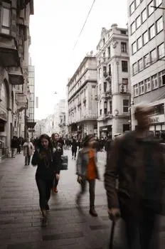 u gradu — in città (stato in luogo)
