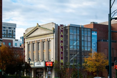 театральная ложа — Palco de teatro
