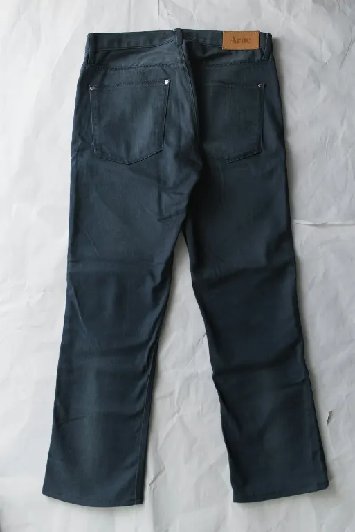 pants — pantalon