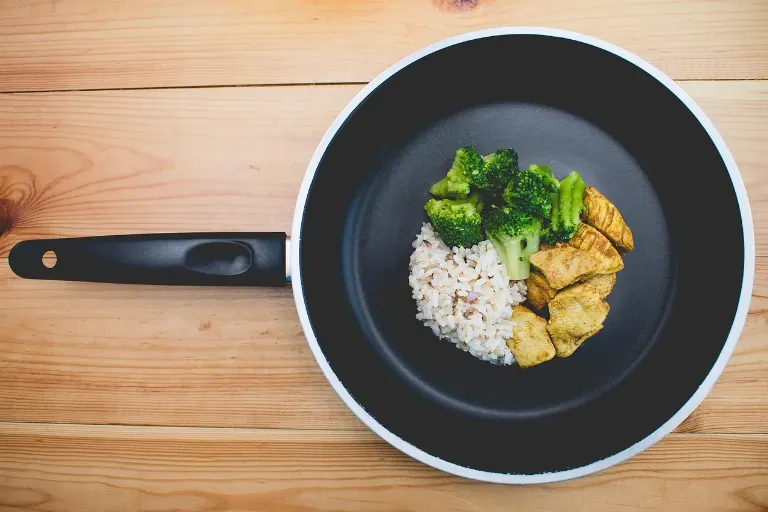 frying pan — poêle