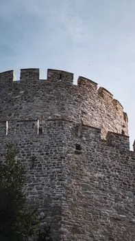 Зубчатые стены — Battlements