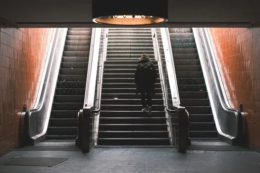 plus facile — easier