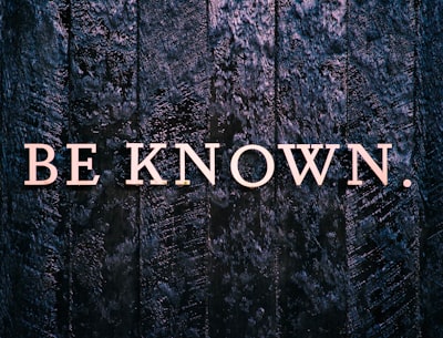 Unbeknown — à l'insu de