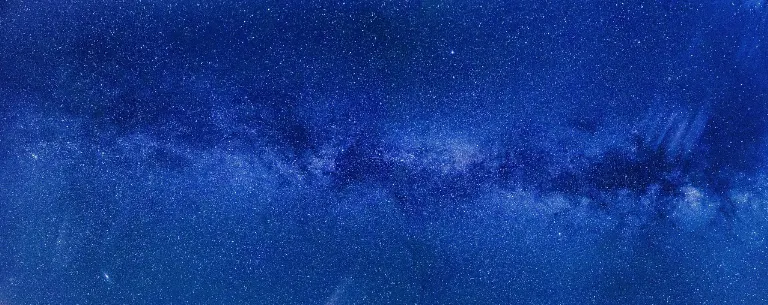 starry — constellé d'étoiles