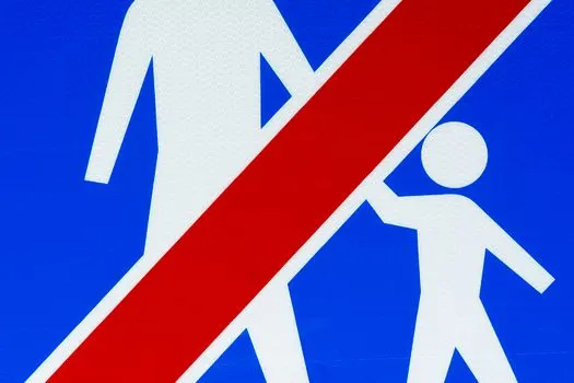 saltare la scuola — skip school