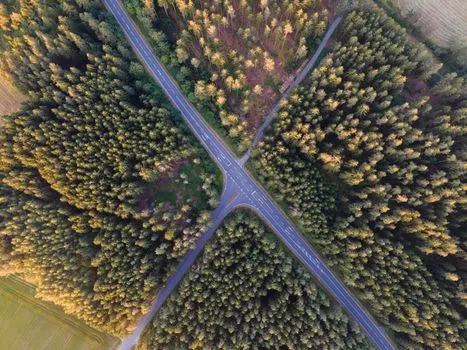 intersecție — crossroads