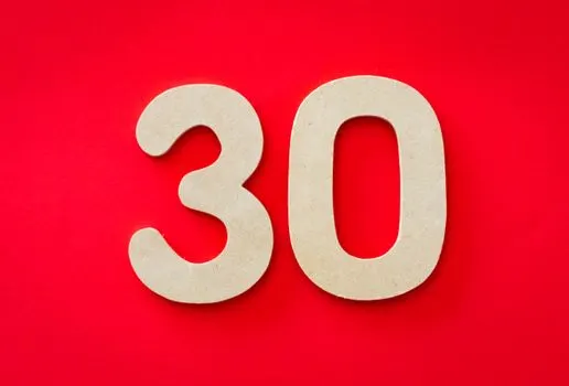 Мне тридцать лет — I am thirty years old
