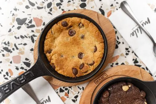 Десерт "Печенье на сковороде" — Cookie skillet dessert