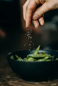 Nedostaje soli — It needs more salt