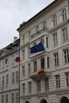 ambasada — Botschaft