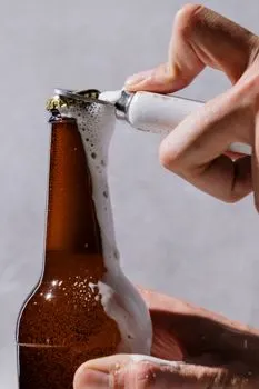 Ça sert à ouvrir les bouteilles — Služi za otvaranje flaša