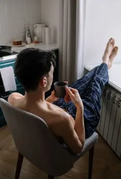 привыкший к — Accustomed to