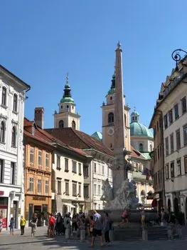 u centru — im Zentrum