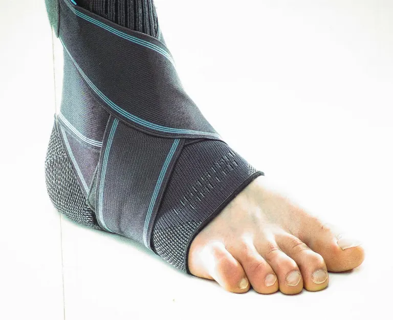 sprain — entorse