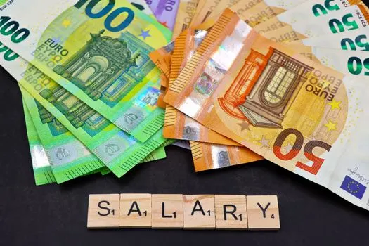 salaire moyen — prosečna plata