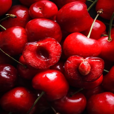 Cherry pit — noyau de cerise