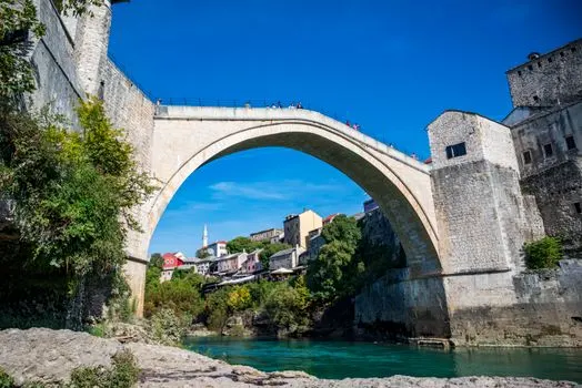 En Bosnie, on le dit autrement — U Bosni kažu drugačije