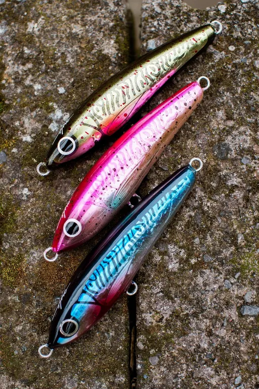 lure — atraer