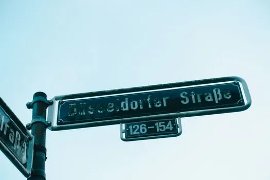 Auf der Straße — Dans la rue