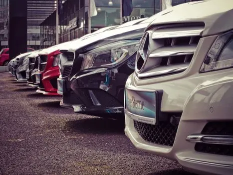 Let's rent a car — alquilemos un coche