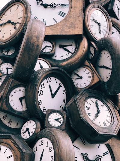 Waste time — perdre du temps