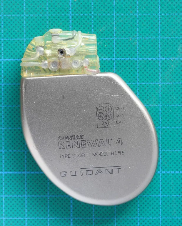 pacemaker — stimulateur cardiaque