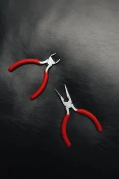Pliers — pince