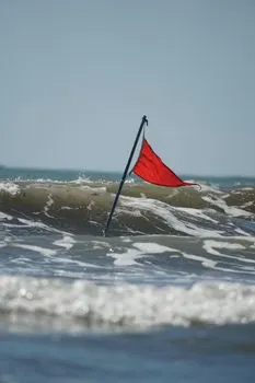 kırmızı bayrak — red flag