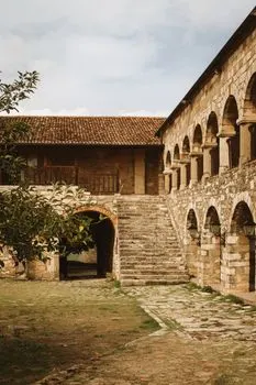 Aquí decimos «avlija» — Kod nas se kaže avlija