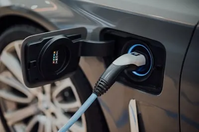 автомобильное зарядное устройство — Chargeur de voiture