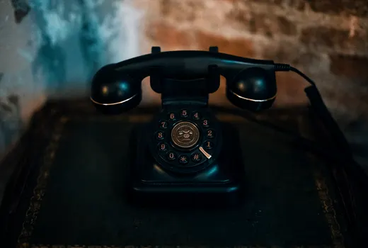 звонок — phone ringing