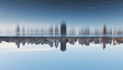 Upside down — à l'envers