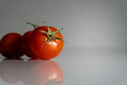 knackig — crunchy