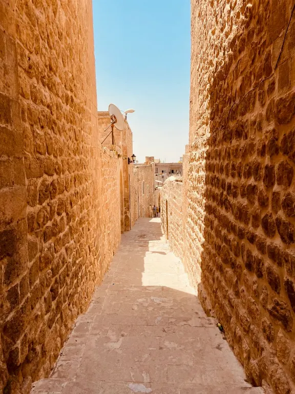 narrow — étroit