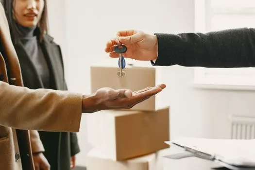 Depozit se vraća pri iseljenju — A caução é devolvida na saída do imóvel