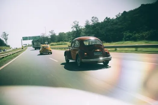 Уносясь прочь — Speeding away