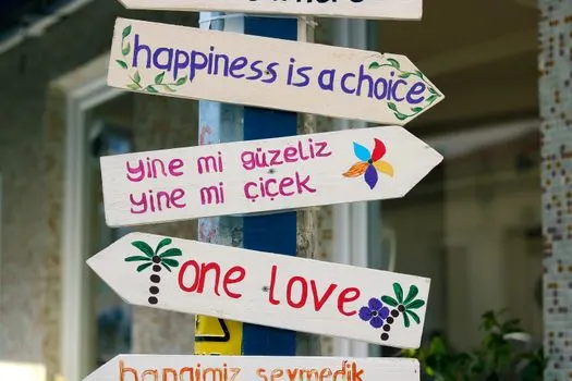 Живи и дай жить другим. — Live and let live