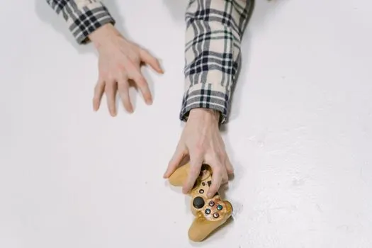 вышло из-под контроля — got out of hand