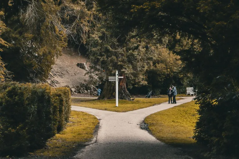 kahevahel — hin- und hergerissen