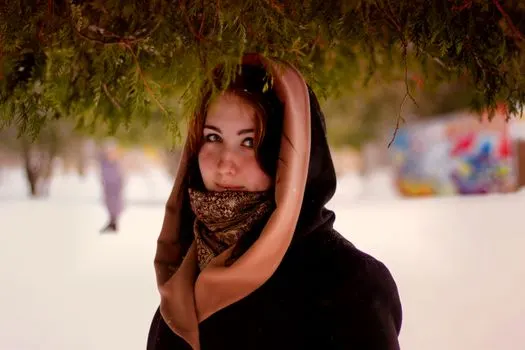 Похожий на капюшон — cowl-like