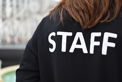 Understaffed — en sous-effectif