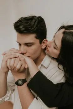 сблизиться — get closer together