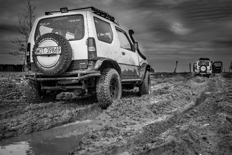 get stuck — rester coincé