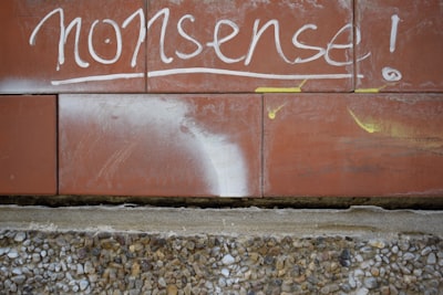absurde — Nonsensical