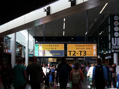 terminal d'arrivée — arrival terminal