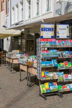 Buchhandlung — kitapçı