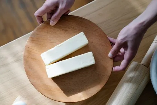 Маслёнка-подставка — Butter dish stand