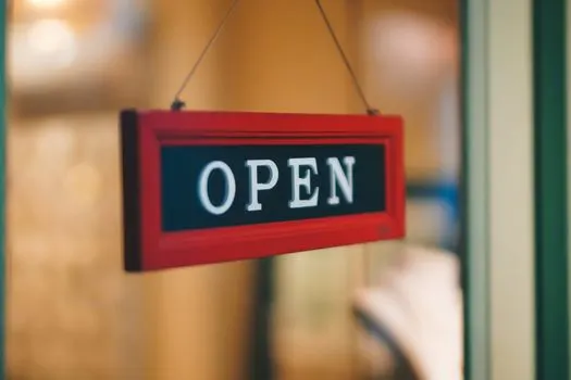 otvoreno — open